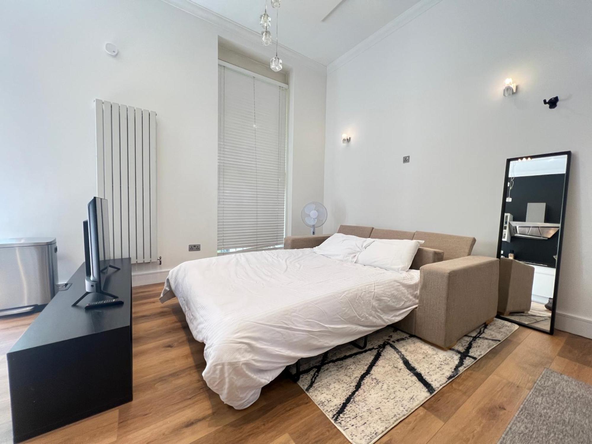 3.5 High Ceilings - Centrally Located London Exterior photo