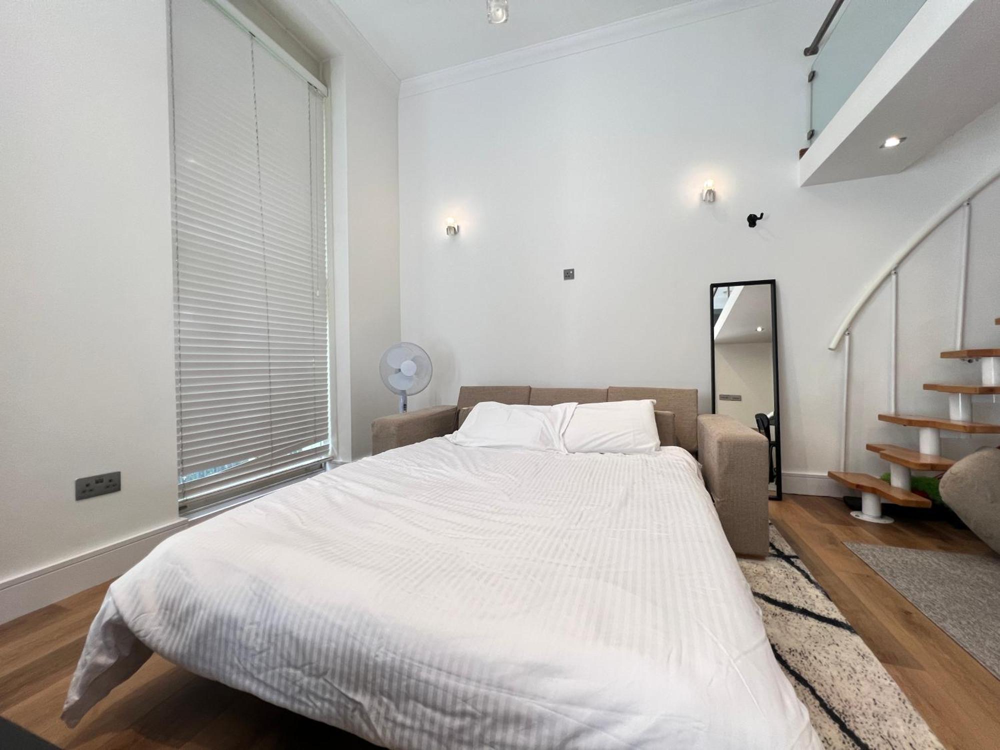 3.5 High Ceilings - Centrally Located London Exterior photo